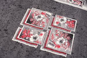 Teppich Dream Grau Rot Blumen Quadrate